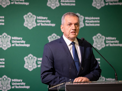 Fot. 1 prorektor ds. kształcenia dr hab. inż. Kazimierz Worwa podczas Dnia Edukacji Narodowej Fot. 1 prorektor ds. kształcenia dr hab. inż. Kazimierz Worwa podczas Dnia Edukacji Narodowej