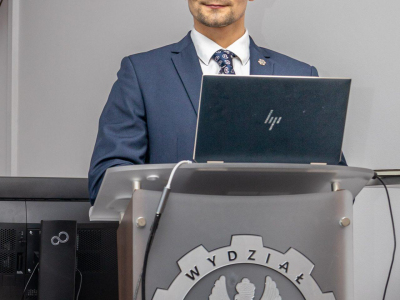 Fot. 2 Mgr inż. Michał Kucewicz podczas obrony doktoratu Fot. 2 Mgr inż. Michał Kucewicz podczas obrony doktoratu