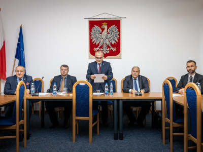 Fot. 3 . Komisja doktorska podczas obrony pracy doktorskiej Fot. 3 . Komisja doktorska podczas obrony pracy doktorskiej